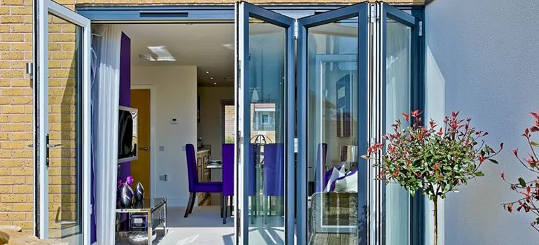 Commercial Door Glass Repair in Kanata, ON